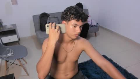 Snapshot of santy_stump chatting on 5, 4, 2026 santy_stump online show from 5, 4, 2026