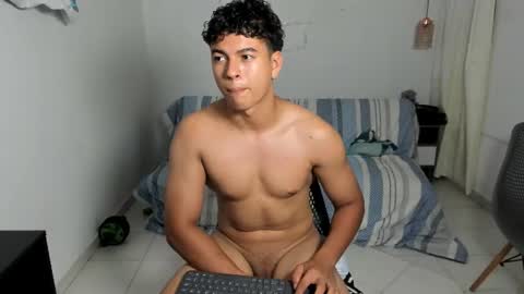 Snapshot of santy_stump chatting on 27, 7, 2026 santy_stump online show from 27, 7, 2026