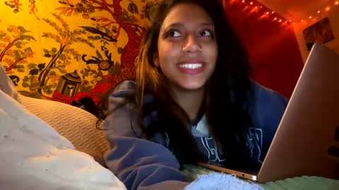 Snapshot of sapphire_honest chatting on 29, 11, 2025 sapphire online show from 29, 11, 2025