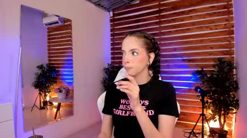 Snapshot of sapphire_venus chatting on 12, 5, 2026 Valerin online show from 12, 5, 2026