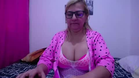 Snapshot of sara211 chatting on 4, 2, 2025 sara online show from 4, 2, 2025