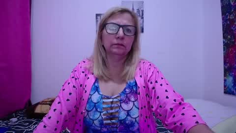 Snapshot of sara211 chatting on 14, 2, 2025 sara online show from 14, 2, 2025