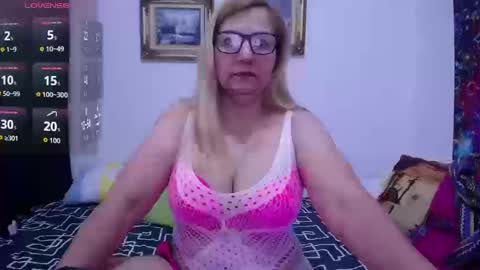 Snapshot of sara211 chatting on 26, 9, 2025 sara online show from 26, 9, 2025