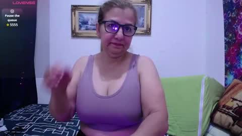 Snapshot of sara211 chatting on 11, 10, 2025 sara online show from 11, 10, 2025