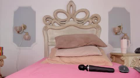 Snapshot of sara__williams chatting on 27, 10, 2025 Sara online show from 27, 10, 2025