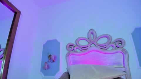 Snapshot of sara__williams chatting on 19, 11, 2025 Sara online show from 19, 11, 2025