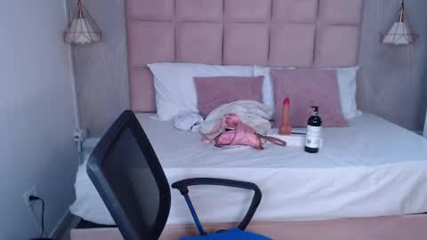 Snapshot of sara_angeelss chatting on 17, 4, 2026 Sara... online show from 17, 4, 2026