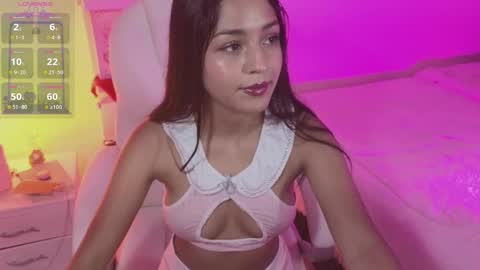 Snapshot of sara_bryce chatting on 13, 12, 2024 Sara Bryce online show from 13, 12, 2024