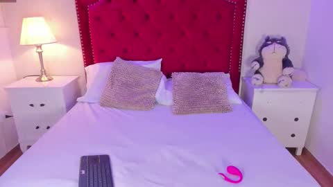 Snapshot of sara_collinss__ chatting on 10, 11, 2025 SARA online show from 10, 11, 2025