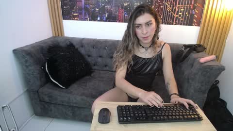 Sara Davina online show from 4, 2, 2025