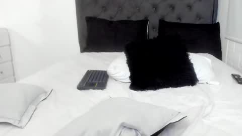 Snapshot of sara_evans01 chatting on 20, 1, 2025 sara online show from 20, 1, 2025