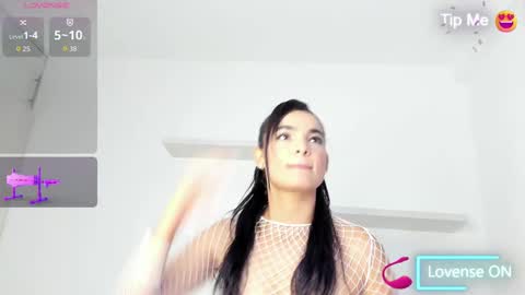 Snapshot of sara_evans01 chatting on 6, 10, 2025 sara online show from 6, 10, 2025