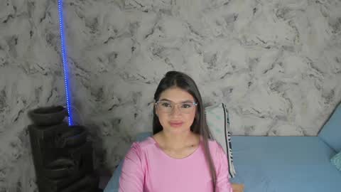 Snapshot of sara_fernandezz chatting on 23, 12, 2024 sara online show from 23, 12, 2024