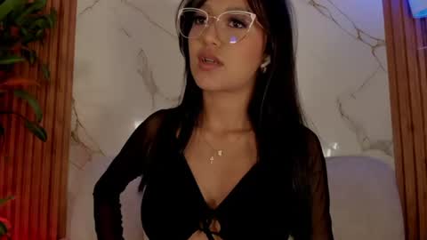 Snapshot of sara_gwen chatting on 24, 6, 2026 S A R A online show from 24, 6, 2026