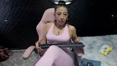 no limits sarah online show from 4, 11, 2025