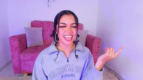 Snapshot of sara_jhonsonn chatting on 4, 10, 2025 Sara Jhonson online show from 4, 10, 2025