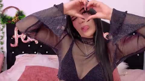 Sara  online show from 4, 12, 2025