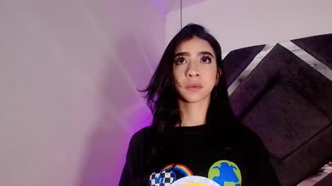 sara_lopee1 online show from 3, 10, 2025