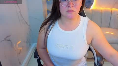 Snapshot of sara_love_tx chatting on 4, 8, 2026 sara_love_tx online show from 4, 8, 2026
