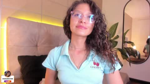 Snapshot of sara_mac_ chatting on 4, 4, 2026 Sara online show from 4, 4, 2026