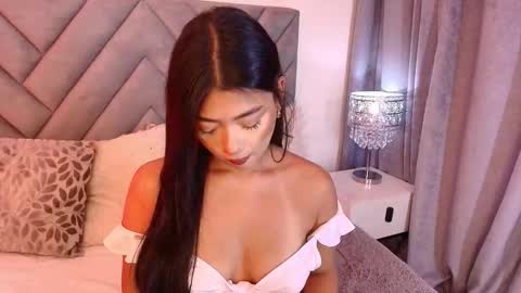 sara_owens7 online show from 16, 3, 2026