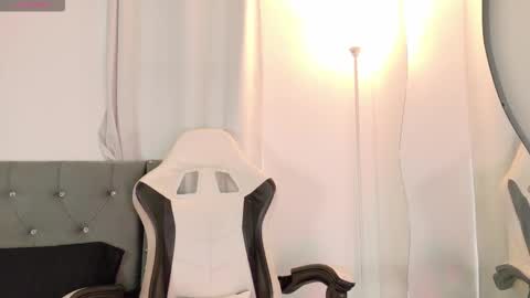 Snapshot of sara_queen9 chatting on 12, 3, 2026 Sara online show from 12, 3, 2026