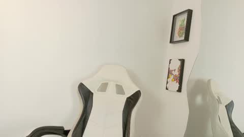 Snapshot of sara_queen9 chatting on 27, 3, 2026 Sara online show from 27, 3, 2026