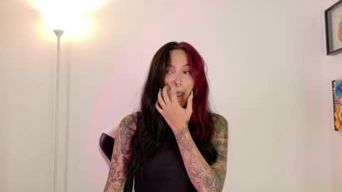 Snapshot of sara_queen9 chatting on 7, 4, 2026 Sara online show from 7, 4, 2026