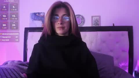 sara_roades online show from 28, 10, 2025