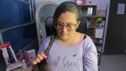 sara_thonson_ online show from 13, 11, 2025