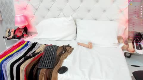 Snapshot of saraa_cute1 chatting on 9, 1, 2025 Saraa Gomez online show from 9, 1, 2025