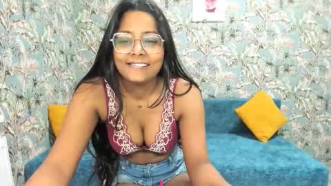 Snapshot of saraa_jayy chatting on 29, 9, 2025 saraa_jayy online show from 29, 9, 2025