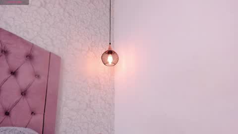 Snapshot of saraa_joness_ chatting on 7, 4, 2026 Sara online show from 7, 4, 2026