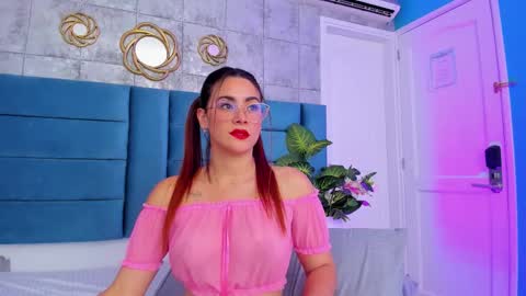 Snapshot of saraalvarezx chatting on 3, 3, 2026 Sara Alvarezx online show from 3, 3, 2026