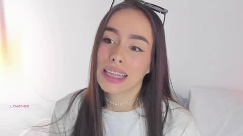 Snapshot of saraarchbould chatting on 5, 12, 2024 Sara online show from 5, 12, 2024