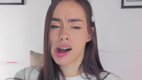 Snapshot of saraarchbould chatting on 5, 12, 2024 Sara online show from 5, 12, 2024