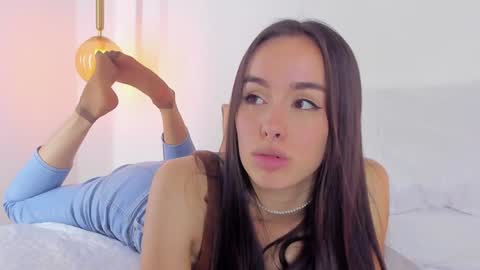 Snapshot of saraarchbould chatting on 7, 12, 2024 Sara online show from 7, 12, 2024