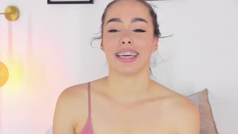 Snapshot of saraarchbould chatting on 11, 12, 2024 Sara online show from 11, 12, 2024