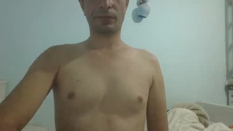 Snapshot of saraclit chatting on 15, 1, 2025 pass kika online show from 15, 1, 2025