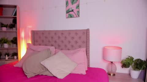 Snapshot of sarada_parker chatting on 17, 12, 2024 Sarada Parker online show from 17, 12, 2024