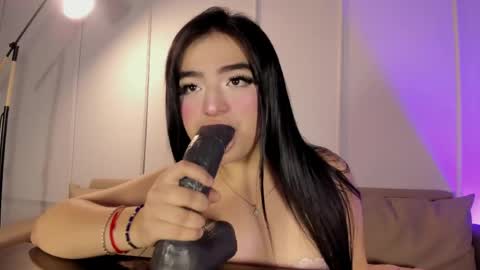 Sara  online show from 4, 5, 2026
