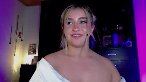 Snapshot of saradiazxxx chatting on 16, 3, 2026 saradiazxxx online show from 16, 3, 2026