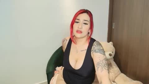 Snapshot of saraevil chatting on 28, 10, 2025 Sara online show from 28, 10, 2025