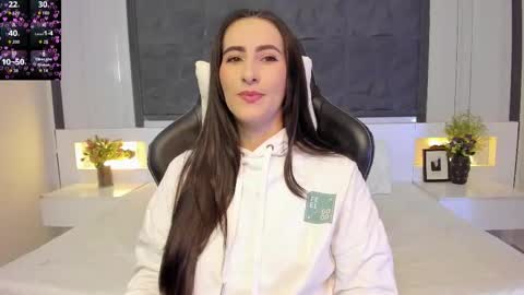 Snapshot of saragomez_1 chatting on 21, 12, 2025 Sara Gomez online show from 21, 12, 2025