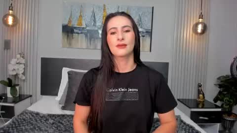 Snapshot of saragomez_1 chatting on 9, 7, 2026 Sara Gomez online show from 9, 7, 2026