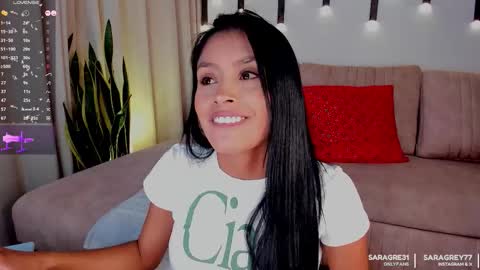 Snapshot of saragrey31 chatting on 27, 11, 2025 Sara Grey online show from 27, 11, 2025