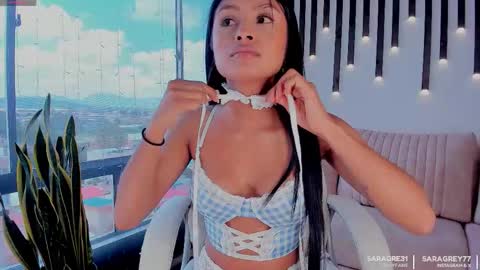 Snapshot of saragrey31 chatting on 17, 12, 2025 Sara Grey online show from 17, 12, 2025