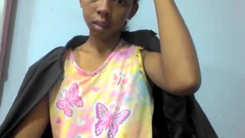 Snapshot of sarah146341 chatting on 18, 12, 2025 sarah146341 online show from 18, 12, 2025