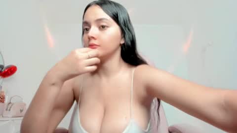 Snapshot of sarah_angelll chatting on 19, 5, 2026 sarah online show from 19, 5, 2026