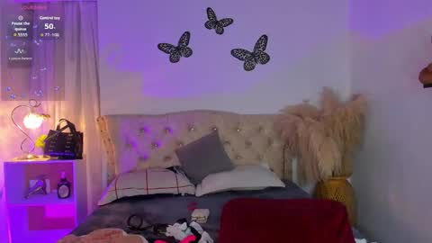 Sarah Valkiria  IG  Sar lanister online show from 4, 12, 2025